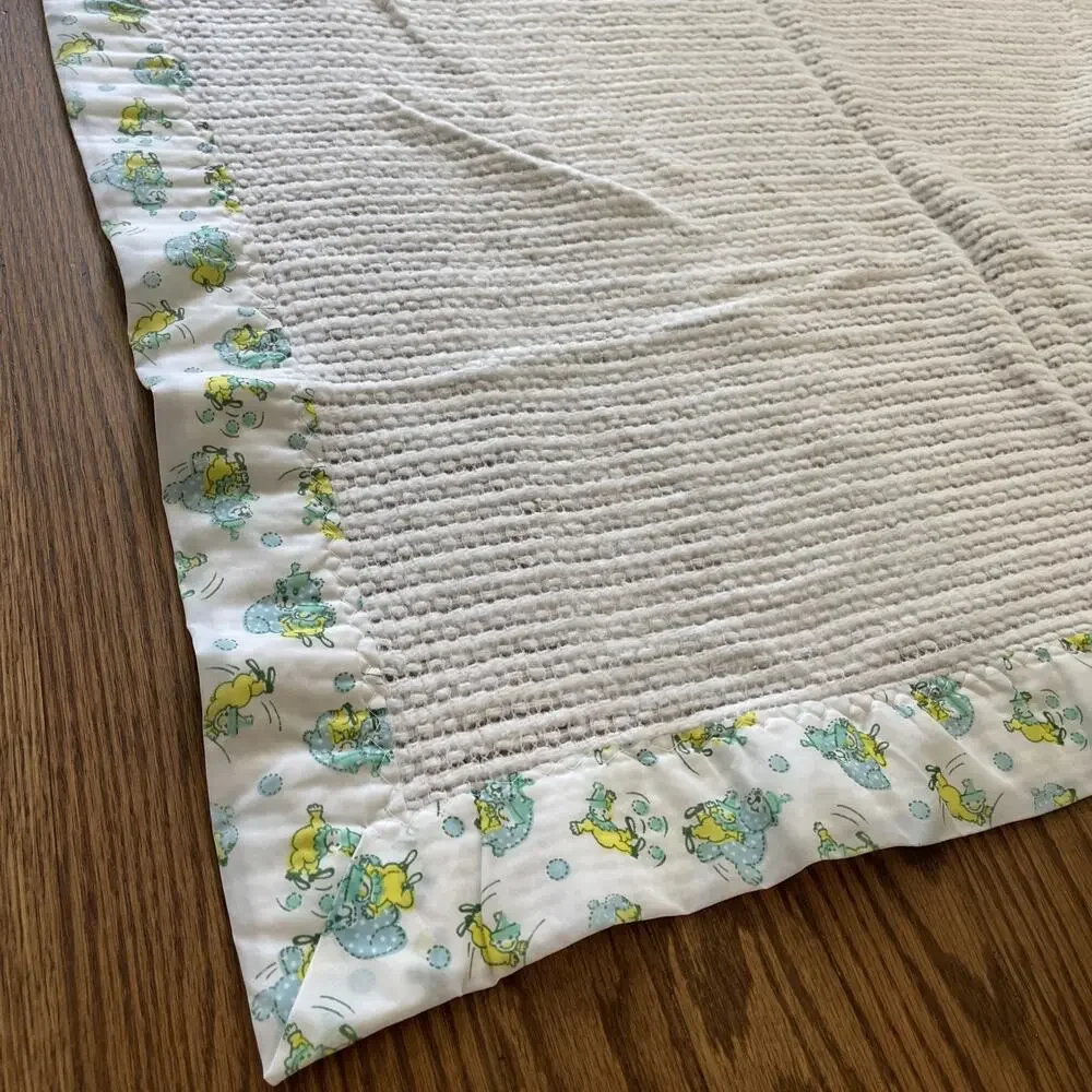 Vintage Carters White Waffle Weave Woven Clowns Bears Satin Trim Baby Blanket